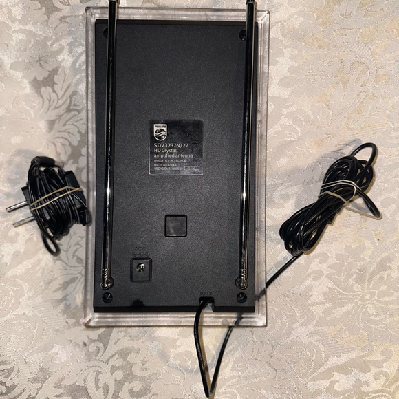 Phillips HD Crystal Amplified Antenna Input 6V 150nA. - Picture 2 of 2